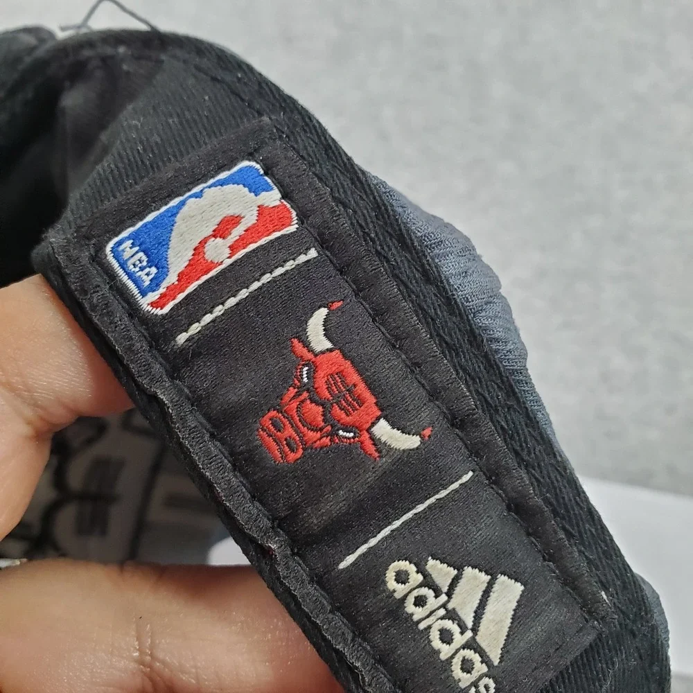 Chicago Bulls Men Baseball Cap OS Black Adidas Curved Snapback